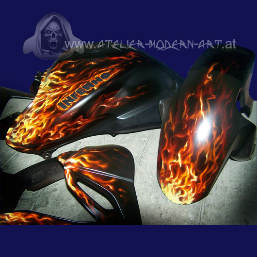 Airbrush auf CB1000R, real flames with candys