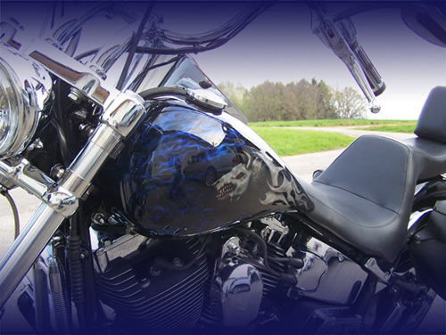 Airbrush auf Harley Davidson, Silber Dragon