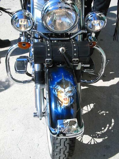 Royo, Airbrush auf Harley Bike